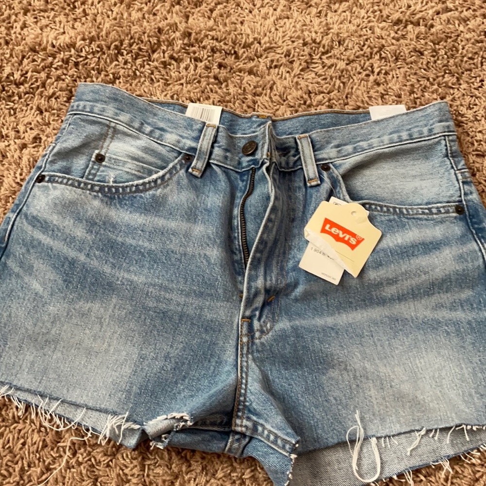 NWT Levi’s denim shorts